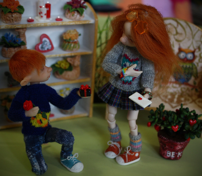 Как Фиби и Остин зиму зимовали. Часть 2: День Святого Валентина, 8 Марта