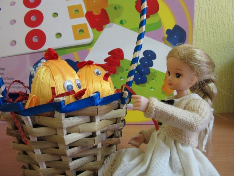 И вновь Хелена посещает логопедический кабинет... а заодно и рассматривает садик (фото 5)