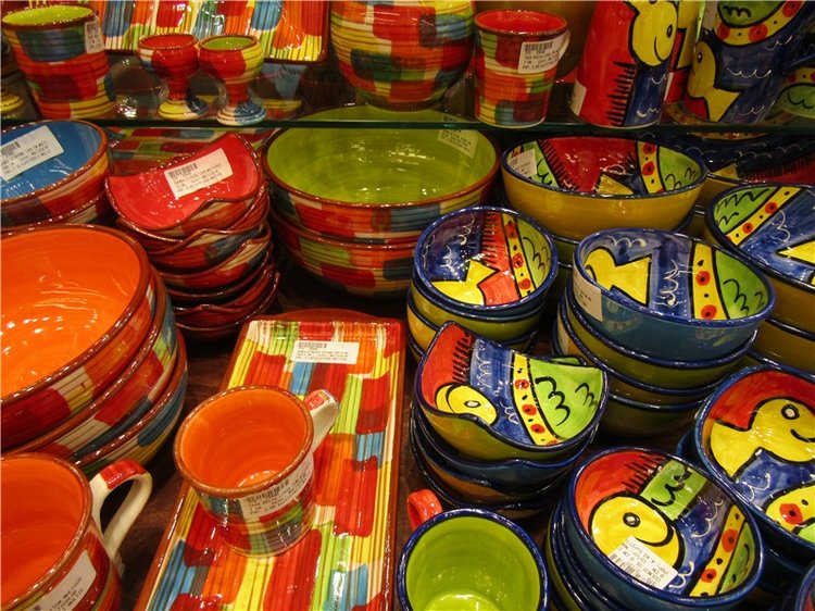 Капустка в посудной лавке с видом на Барселону