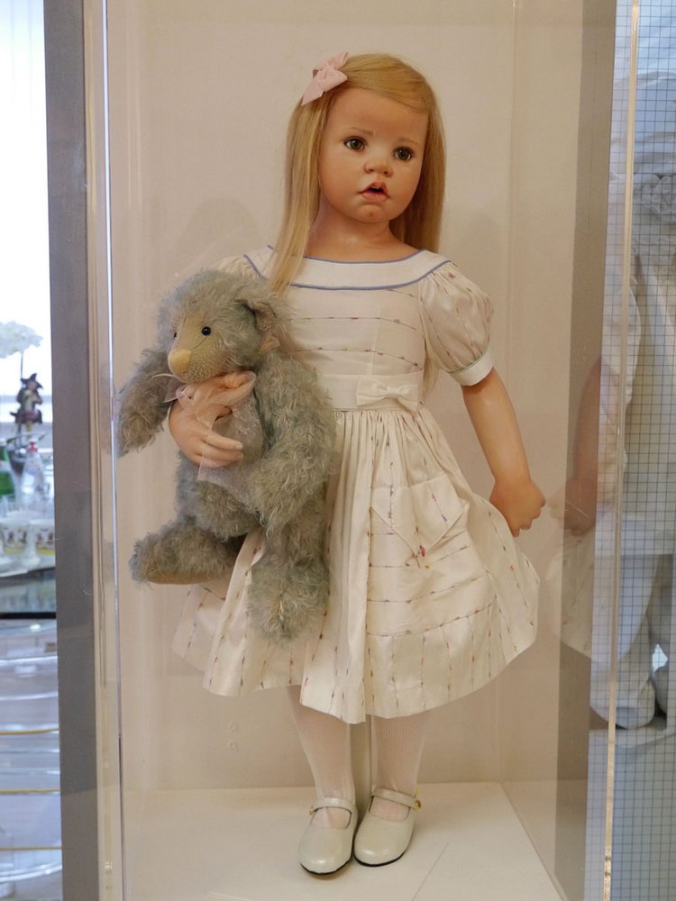 Гунзель открыла новый выставочный зал. Наслаждаемся