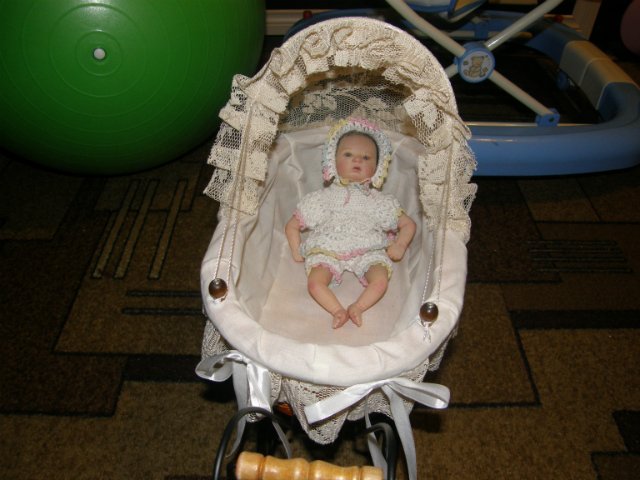 Малышня и люлечки-колясочки