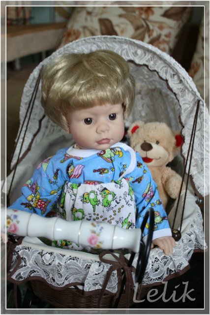 Фёдор и его транспорт. Lee Middleton Hayden by Reva Schick и коляска edeltraut hofmann