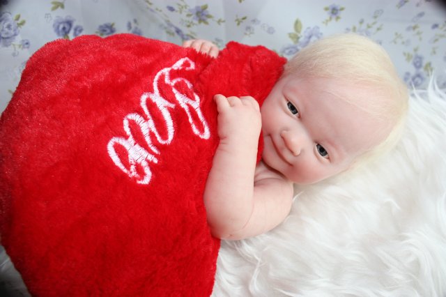 Реборн из Беренджер, нежность в пелёнках