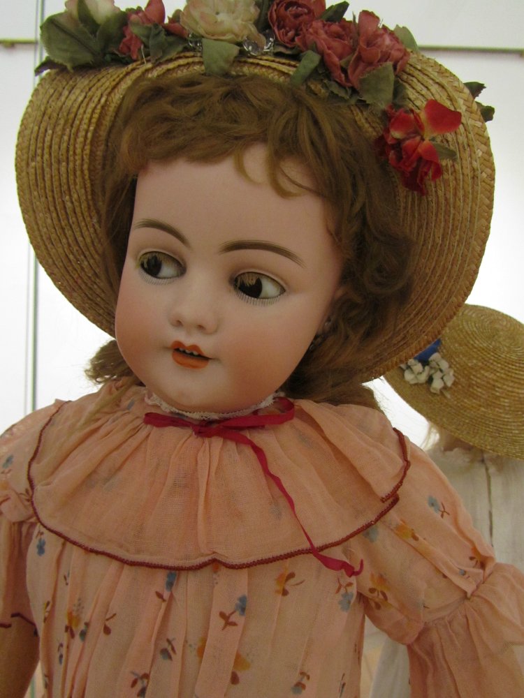 «Мода по-взрослому. Истории из кукольного гардероба» - выставка в Музее-заповеднике «Царицыно» - продолжение - 5-ый зал.