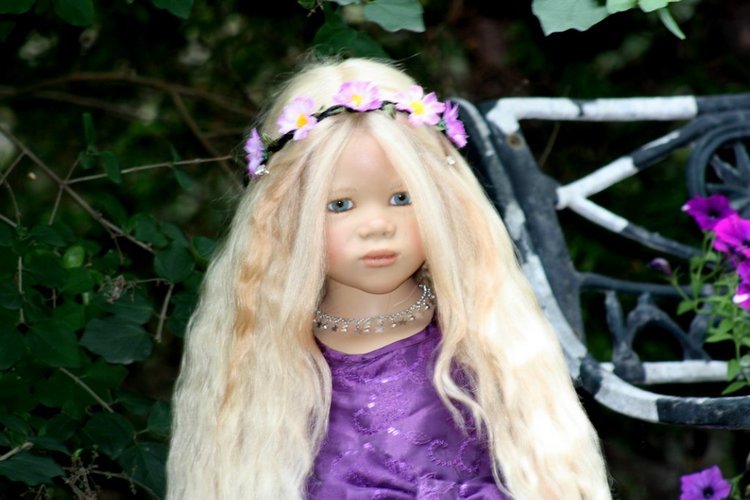 Солнечный денек в саду. Часть вторая - три подружки