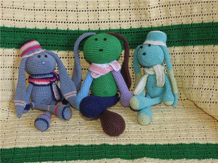 Знакомство моего нового зайчика с братьями и сестрами и с мишками Натальи Сильвестровой. Авторские игрушки своими руками