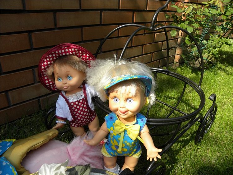 Девочки на прогулке — Куклы Galoob Baby Face (Фейсинки): винтаж 90 (фото 9)