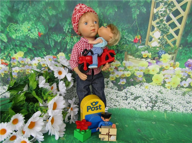 Все из нашего района уважают почтальона. Люк Sylvia Natterer и его набор Лего Дупло 5638 "Почтальон"