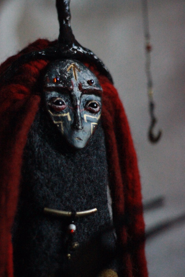 Ведающий шаман - Авторская кукла валянная из шерсти (фото 4)