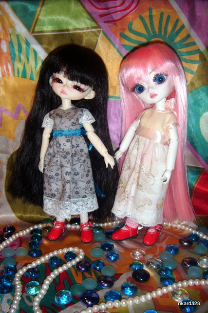 Худжики - подружки