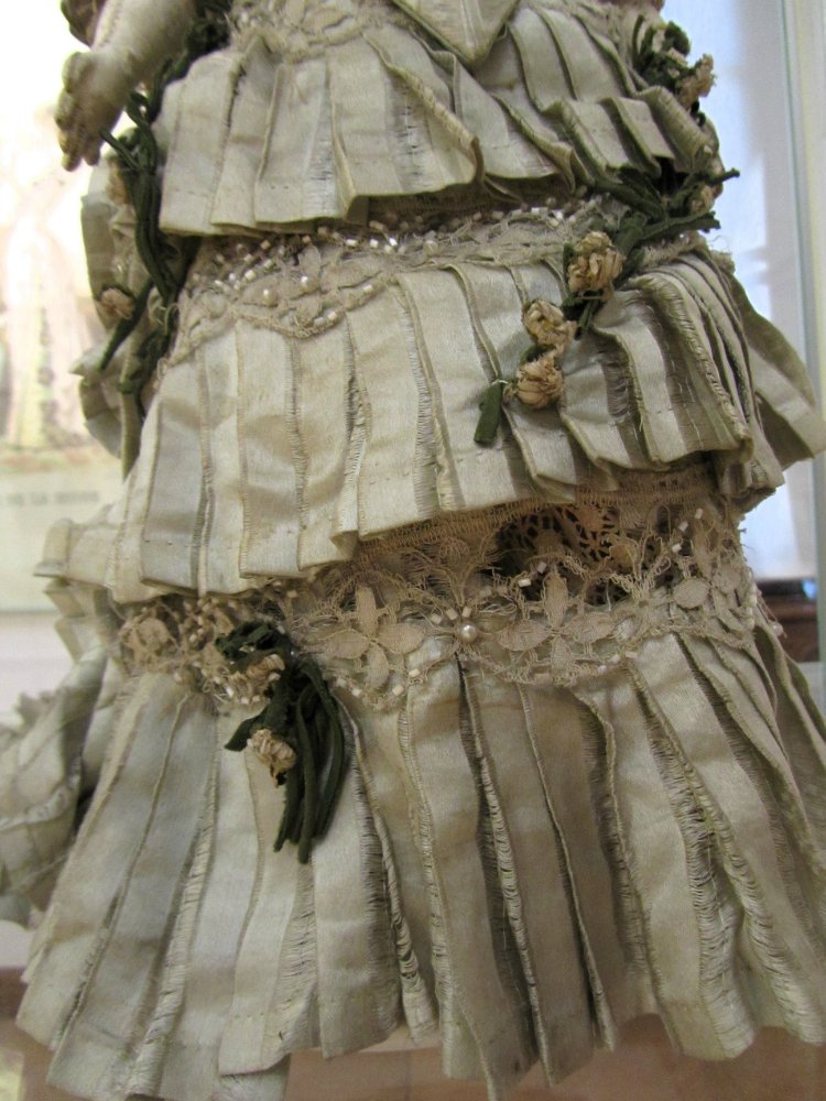 «Мода по-взрослому. Истории из кукольного гардероба» - выставка в Музее-заповеднике «Царицыно» - продолжение - 6-ой зал.