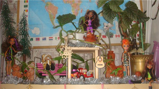 Наши куклы в ожидании Нового года