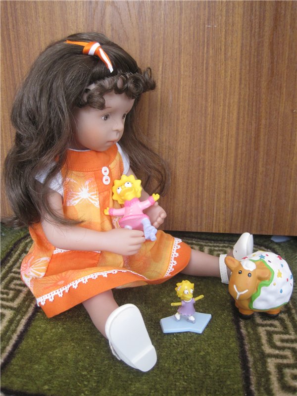 Куколки с рисованными глазками – Элли (Элен от Звернадзе) и Тата (Кати Круз)