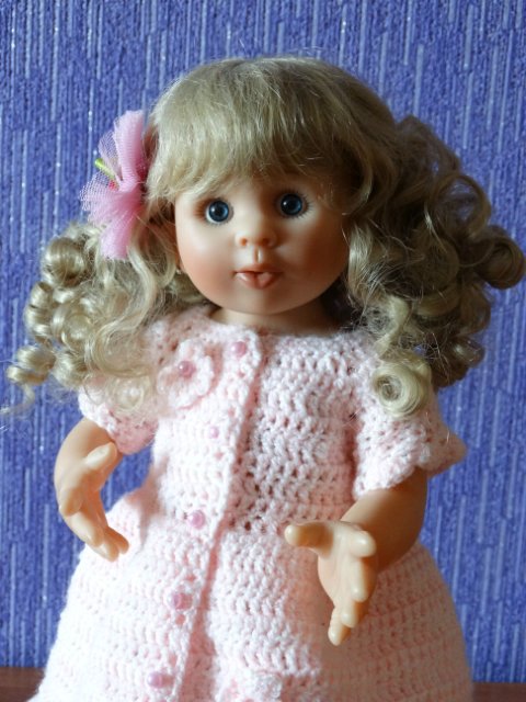 Розовые цветы или вязаные платья для любимых кукол (фото 8)