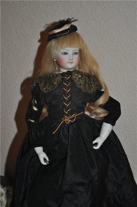 Очарование старинной куклы