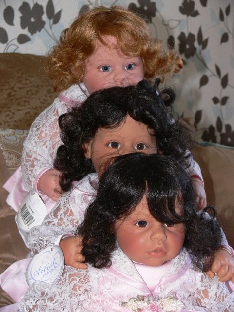 Три подружки кудряшки. Lee Middleton