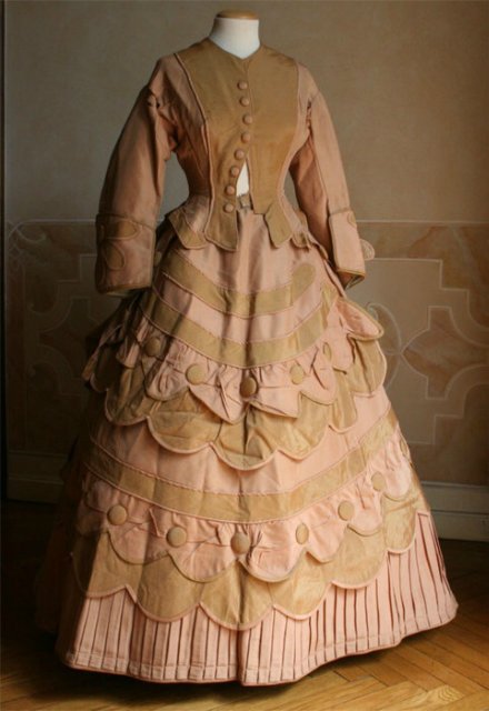 Для тех, кто в поиске или Каждый охотник желает знать. Викторианские и эдвардианские наряды