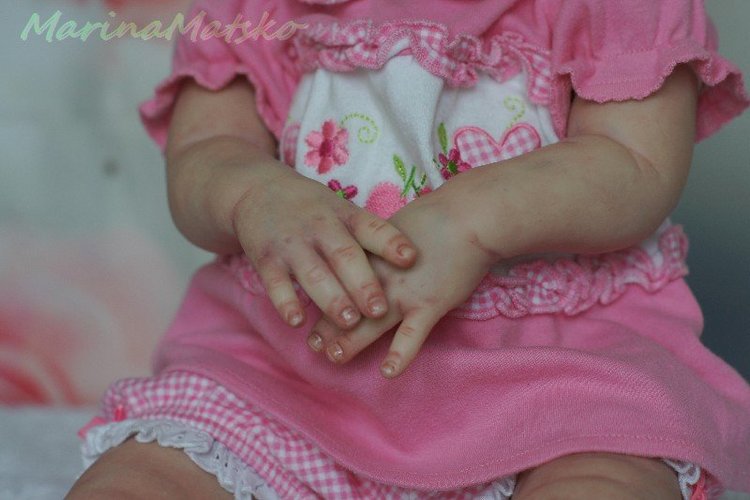 Весёлая хохотушка Маришка. Работа Марины Мацко