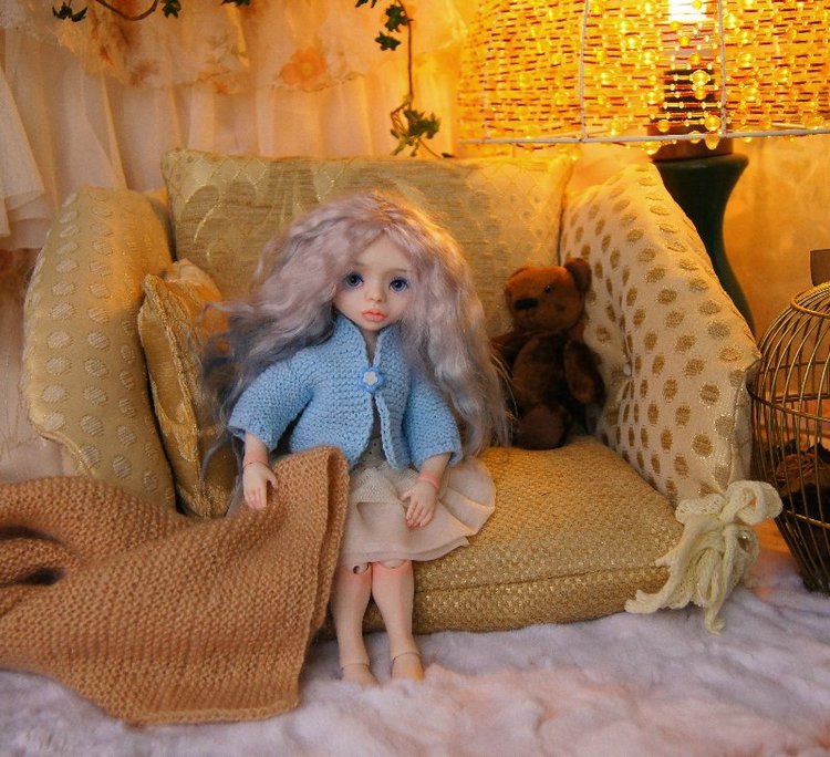 Очень мягкая мебель для кукольного интерьера. Уютная фотосессия с продолжением