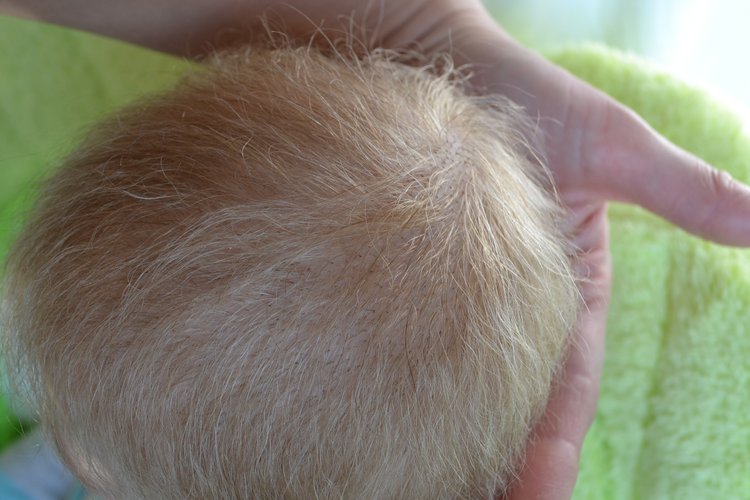 Малыш Moira с больным пальчиком