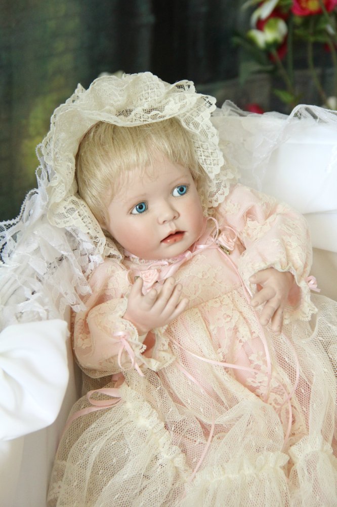 Фарфоровая кукла Беатриса (фото 8)