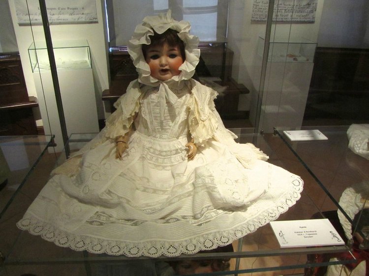 «Мода по-взрослому. Истории из кукольного гардероба» - выставка в Музее-заповеднике «Царицыно» - продолжение - 4-ый зал.