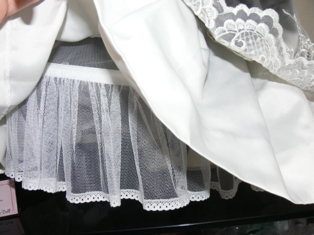 Необыкновенно красивая девушка Harvest Ball, Lee Middleton