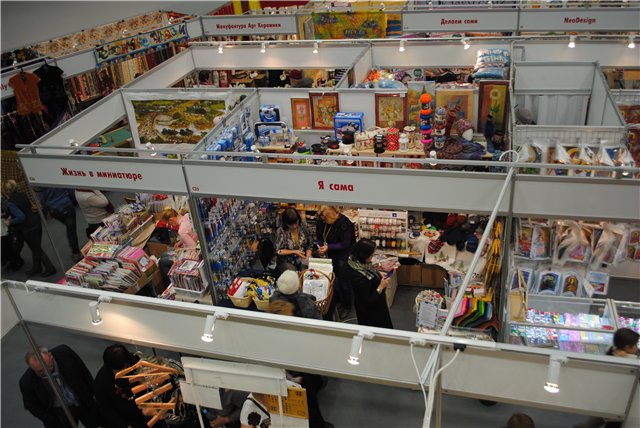 Выставка на Тишинке "Атмосфера творчества". Октябрь 2014. Начнем со второго этажа