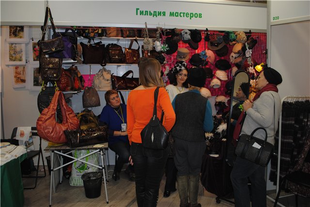 Выставка на Тишинке "Атмосфера творчества". Октябрь 2014. Начнем со второго этажа