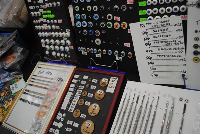 Выставка на Тишинке "Атмосфера творчества". Октябрь 2014. Бусинка к бусинке - получаются бусики! Кружево для антикварных