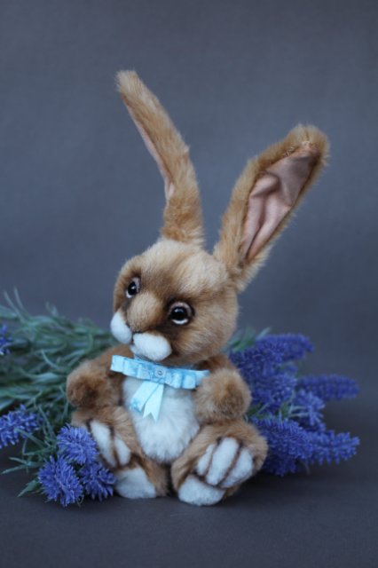 Заяц Луиджи. Авторская игрушка Татьяны Матляк