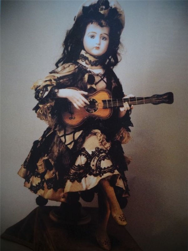 Антикварные куклы в тематических фотографиях (фото 10)