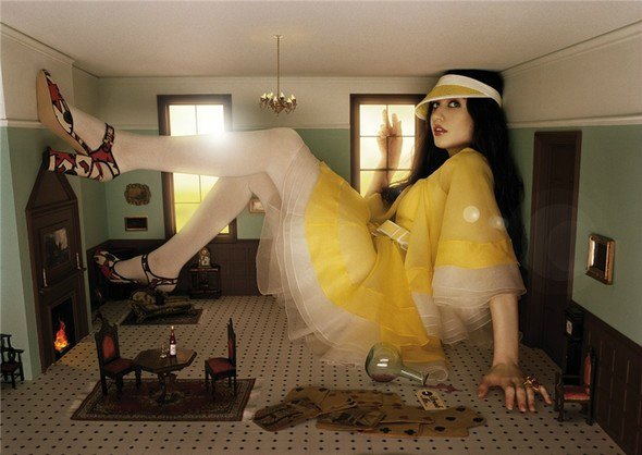 Глубока ли кроличья нора или Хэллоуин в Зазеркалье