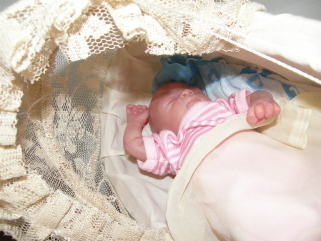 Малышня и люлечки-колясочки