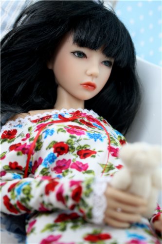 Гардероб для красавицы Леоны