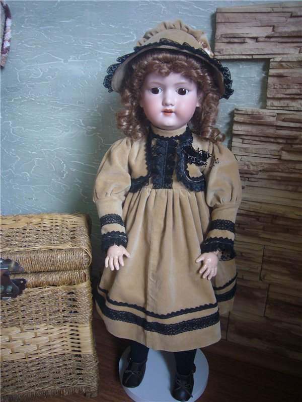 Преображение. Девочка в розовом. Armand Marseille