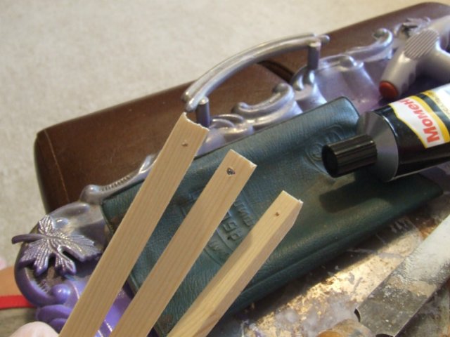 Мастер-класс "Создание мольберта и холста к нему для кукольного румбокса масштаба 1:12" (фото 8)