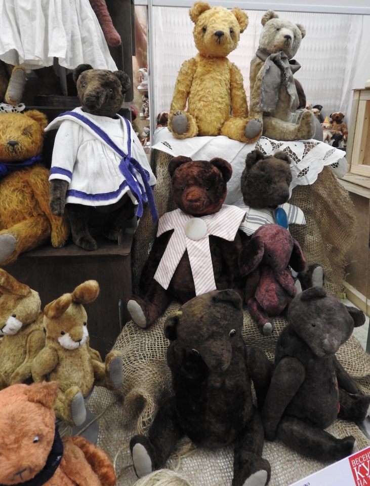 Зверюшки на балу. Тишинка 2017