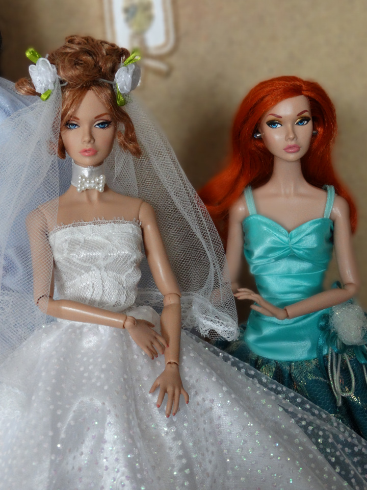 Капроновое безумие. Поппи в вечерних платьях