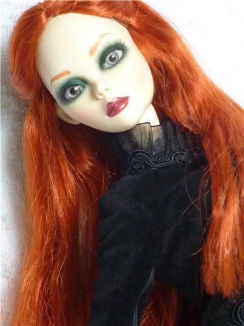 Прекрасная Евангелина Ужасная (Evangeline Ghastly) от Роберта Тоннера (Robert Tonner)