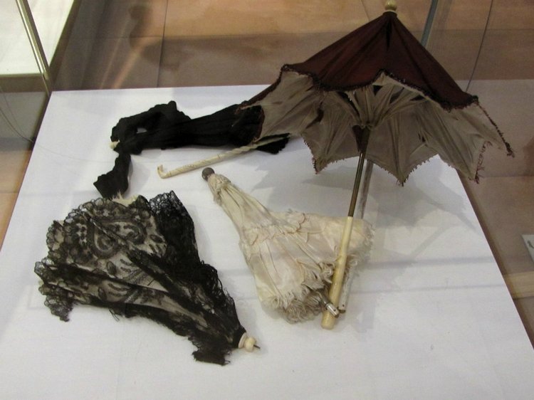 «Мода по-взрослому. Истории из кукольного гардероба» - выставка в Музее-заповеднике «Царицыно» - продолжение - 6-ой зал.