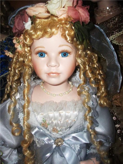 Продолжаю рассказ о моей коллекции: на этот раз фарфор в шкафу (фото 8)