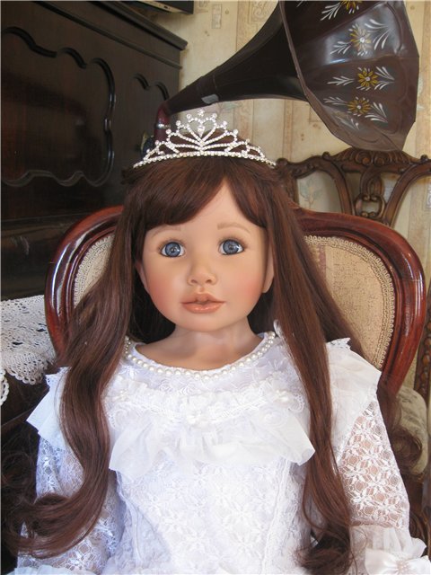 Комиссионка + ненужная занавеска + 5 метров кружева. Нарядное платье для куклы (фото 8)