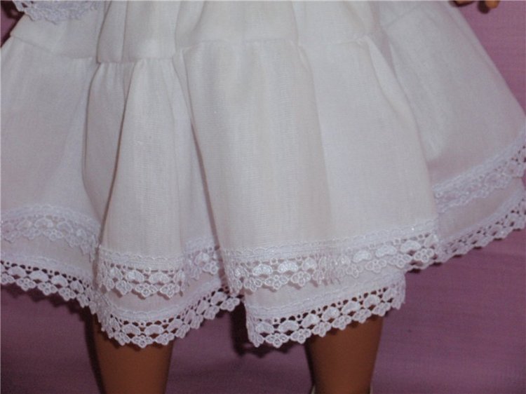 Вот такие нижние платьица нарядницам Lee Middelton (фото 3)