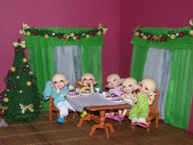 Занавесочная история. Кукольная миниатюра