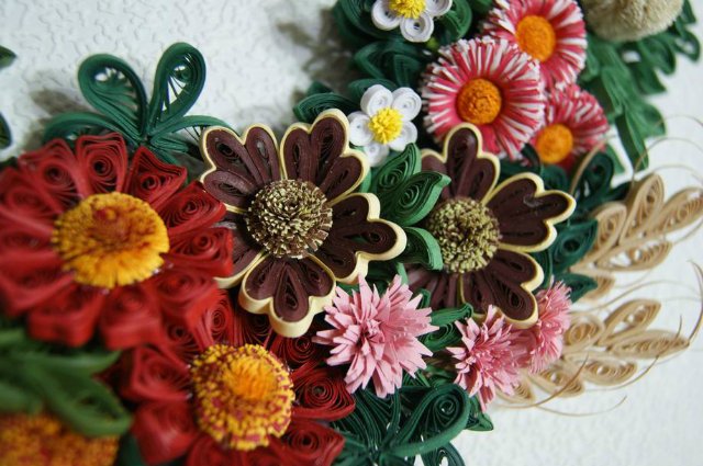 Веночек в цветочек. Квиллинг (фото 4)