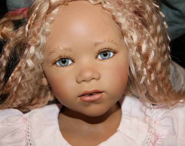 Плакса - вакса Инке и веселые девчата и мальчишки - Поль, Хьго, Ива и Таночка