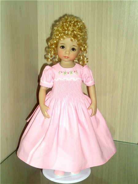 Первое платье для куколки Эффнер в стиле буфы и рококо (фото 2)