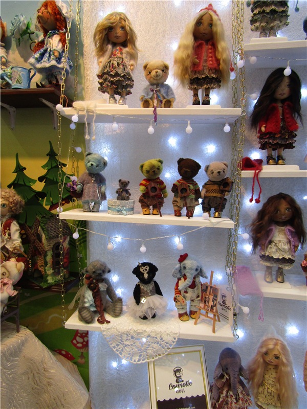 Зелененький он был... По следам выставки кукол на Тишинке 2016. В преддверии выставки «Hello Teddy» 1-4 декабря 2016 | Бэйбики Зелененький он был... По следам выставки кукол на Тишинке 2016. В преддверии выставки «Hello Teddy» 1-4 декабря 2016