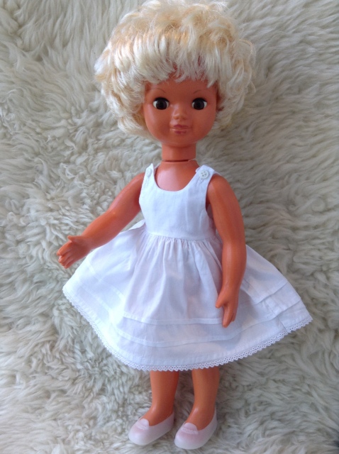 Помогите опознать куклу, на спине клеймо PEW, пластик, высота 35 см (фото 9)